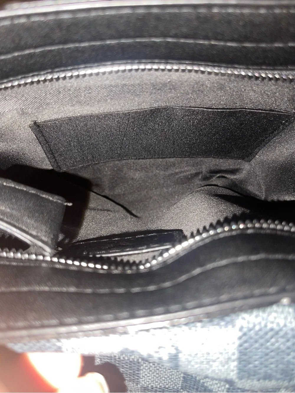 Louis Vuitton Damier Graphite Messenger Bag - Black/Gray authentic